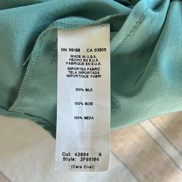 ✨NEW✨Fifteen-Twenty 100% silk blouse - Picture 7 of 10